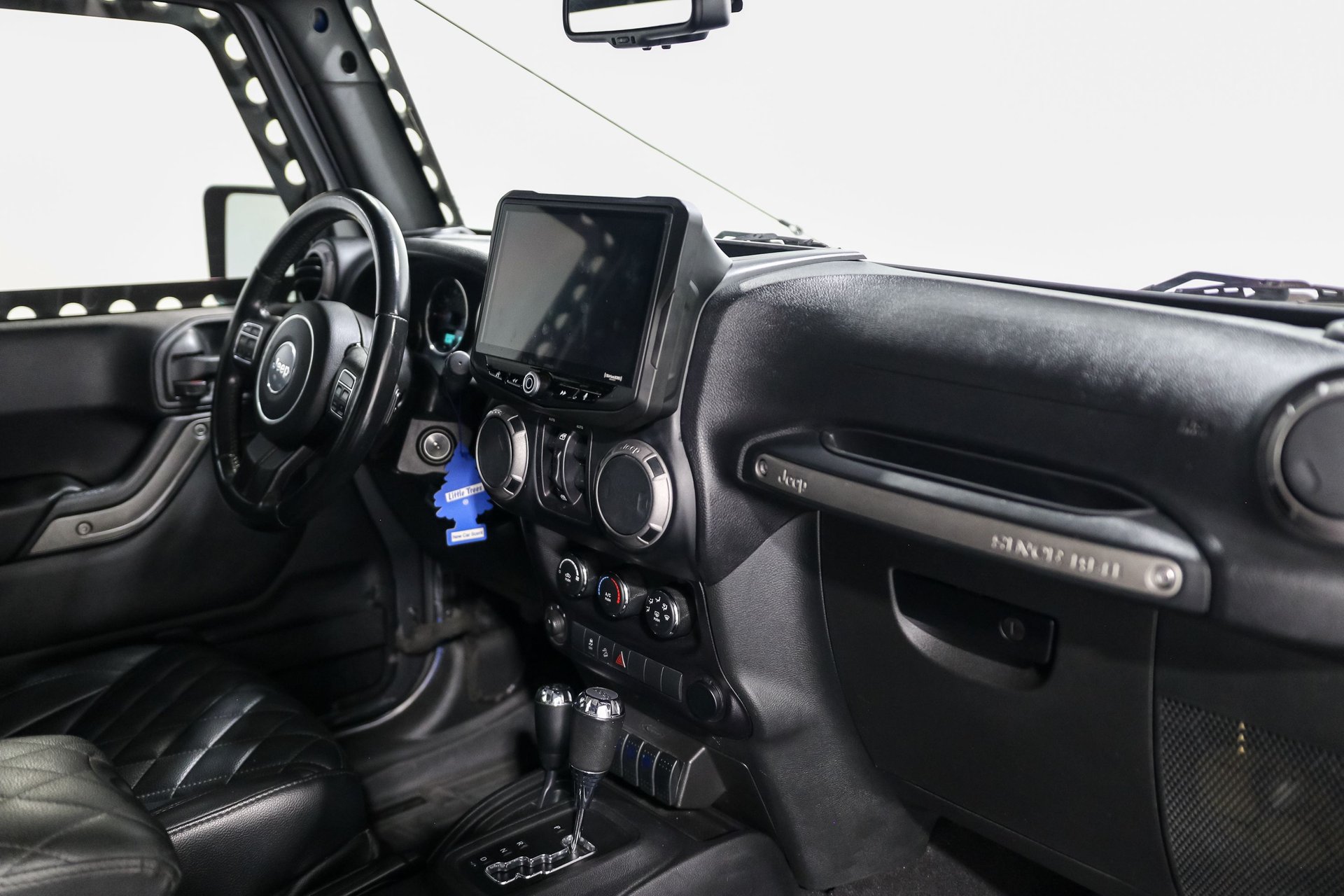 Used 2015 Jeep Wrangler Unlimited Sport w/ Quick Order Package 24S AWD/4WD image 17