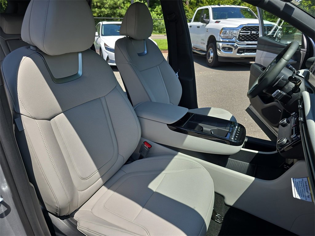 New 2025 Hyundai Tucson Limited image 10