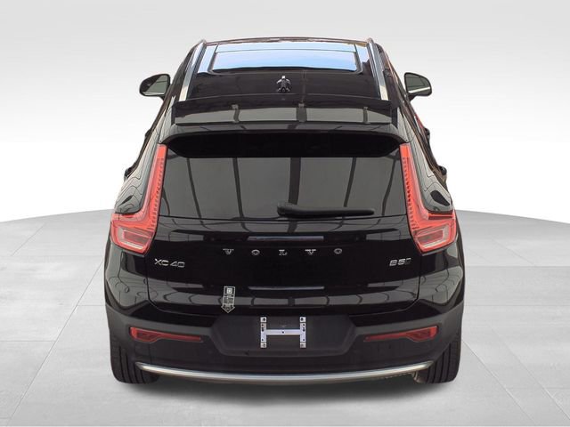 Used 2024 Volvo XC40 B5 Plus image 6