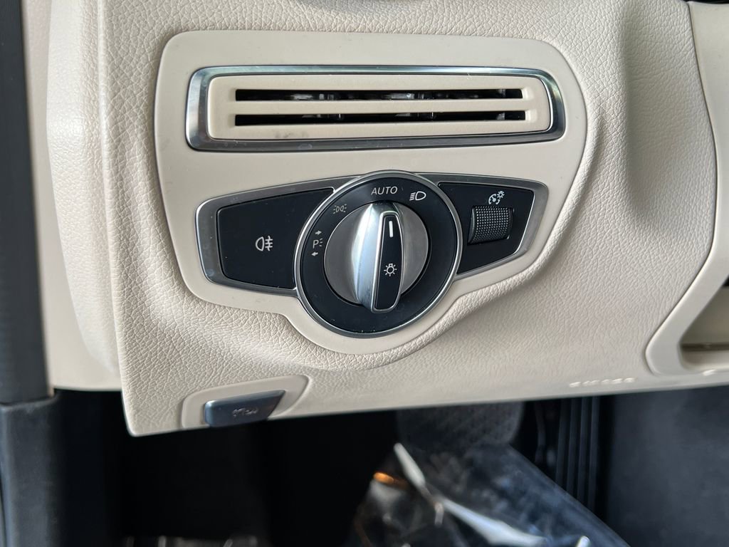 Used 2018 Mercedes-Benz C 300 Sedan image 38