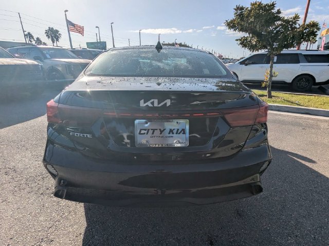 Certified 2024 Kia Forte LXS FWD image 5
