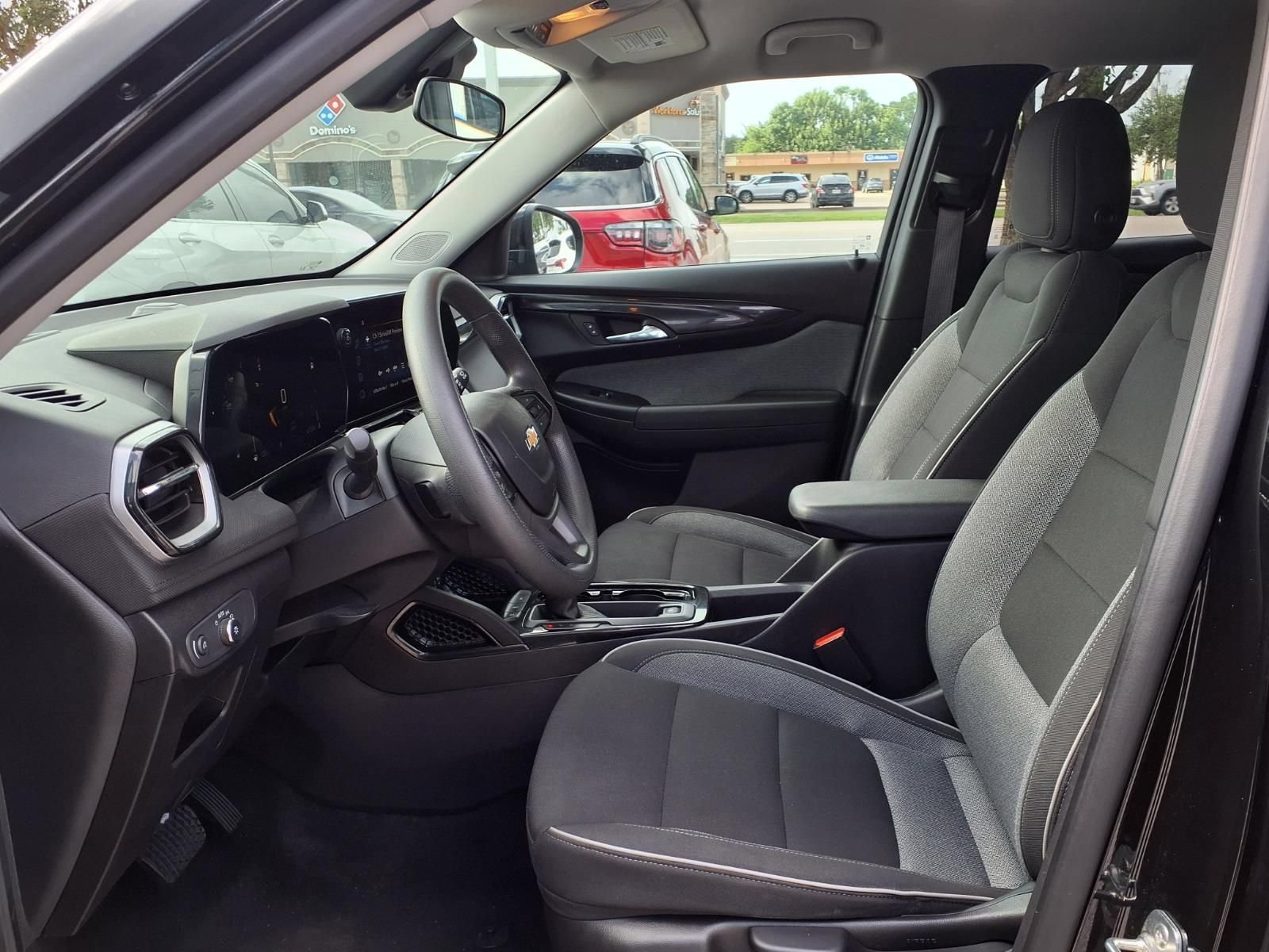 Used 2024 Chevrolet TrailBlazer LT FWD image 17