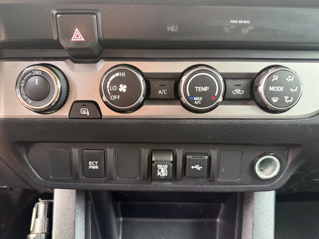 Used 2020 Toyota Tacoma SR5 w/ Blackout Package AWD/4WD image 32