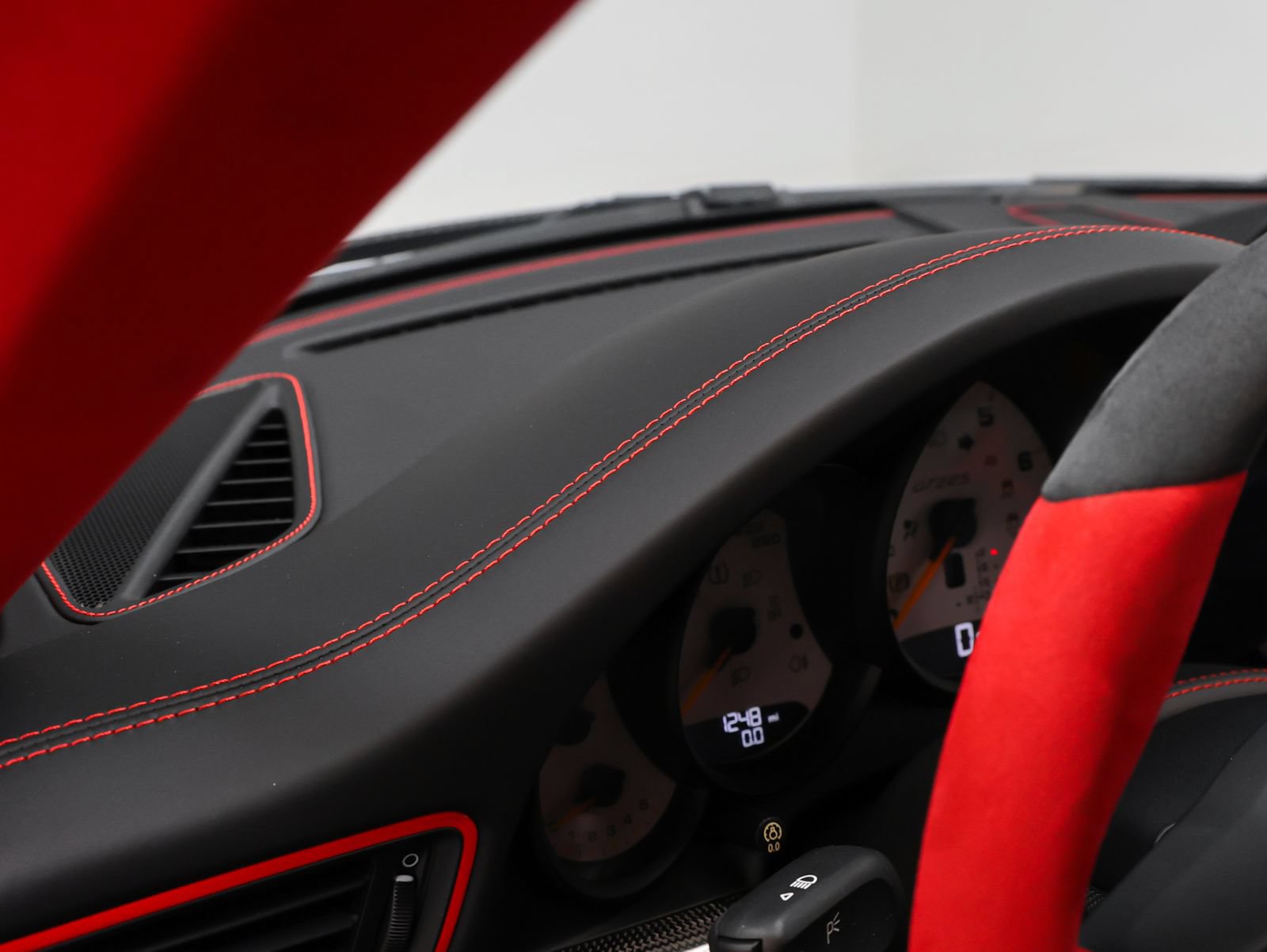 Certified 2018 Porsche 911 GT2 RS RWD image 66