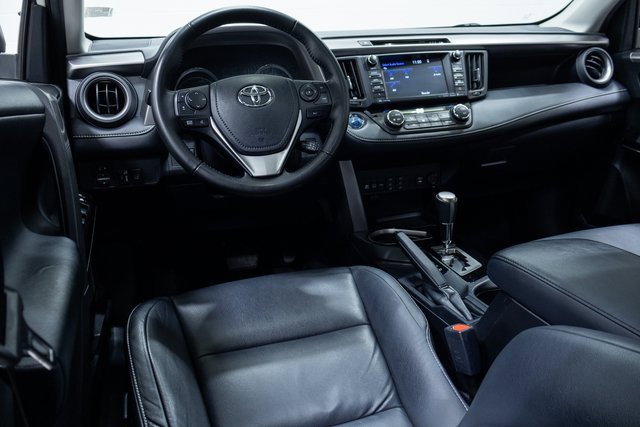 Used 2017 Toyota RAV4 Limited image 19
