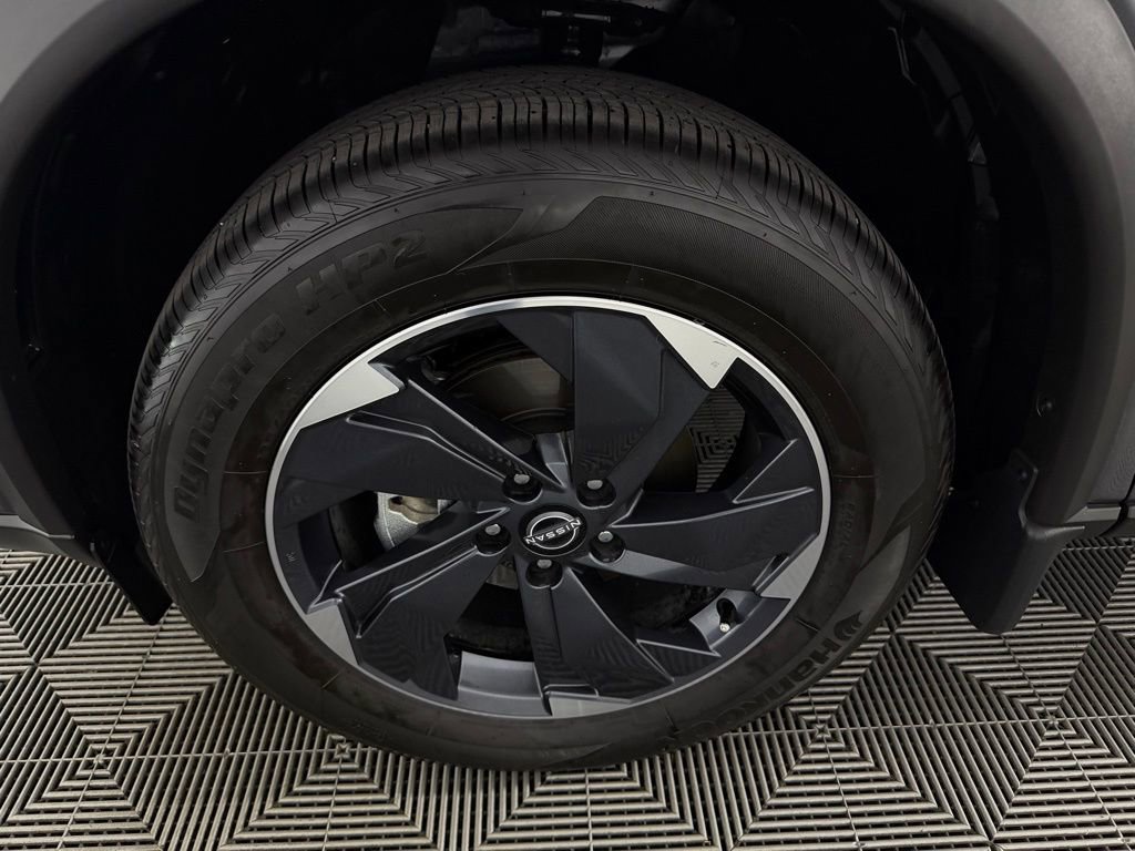 Used 2026 Nissan Rogue SV w/ Cold Weather Package image 11