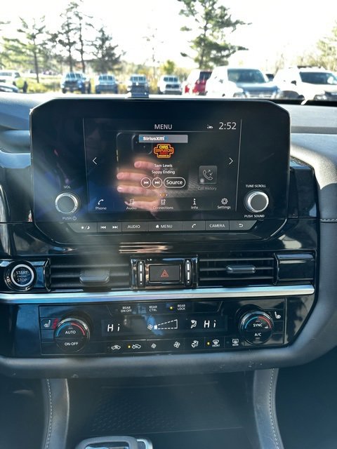 Used 2024 Nissan Pathfinder SV image 21