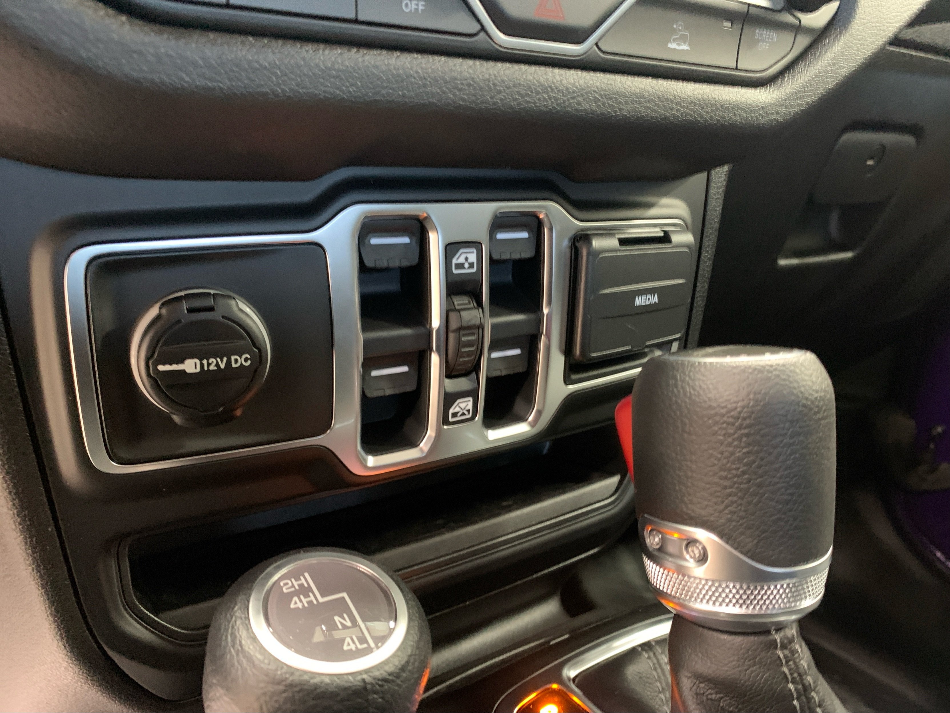 New 2026 Jeep Gladiator Sport AWD/4WD image 28