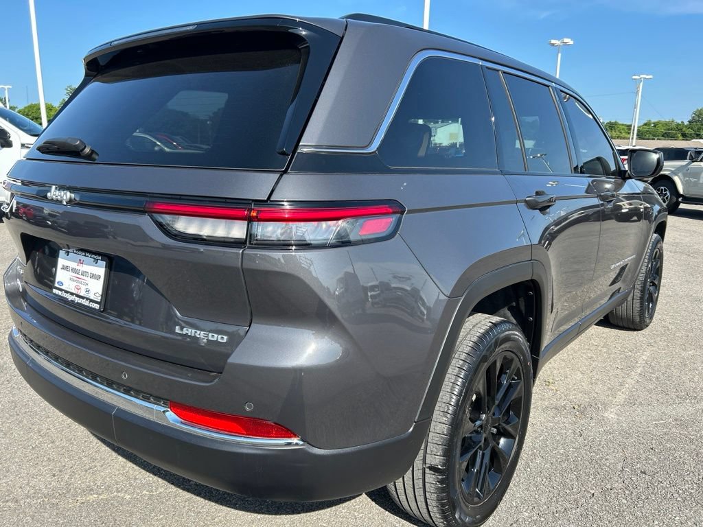 Used 2025 Jeep Grand Cherokee Laredo X AWD/4WD image 6