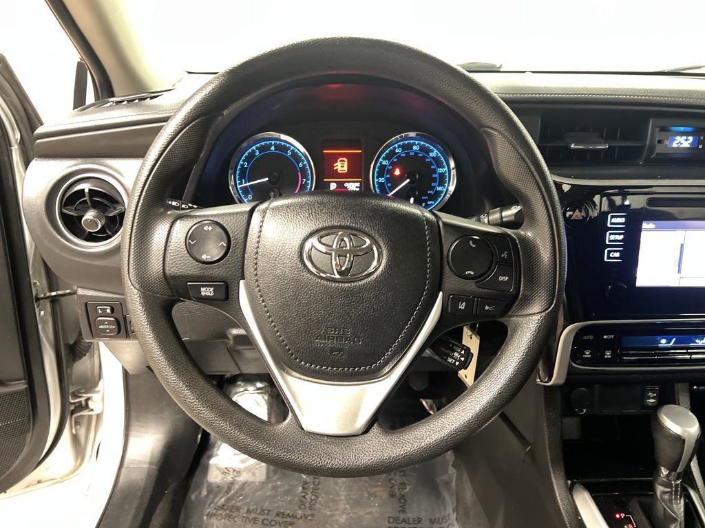 Used 2019 Toyota Corolla LE image 16