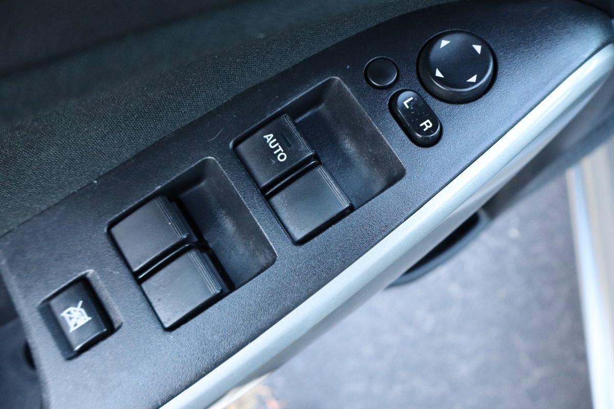 Used 2012 MAZDA MAZDA2 Touring image 27