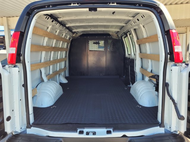 Used 2025 Chevrolet Express 2500 w/ Driver Convenience Package RWD image 27