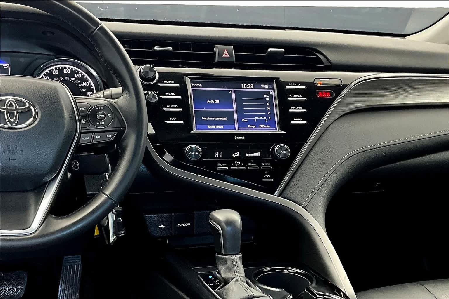 Used 2020 Toyota Camry SE FWD image 7