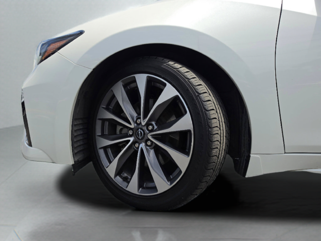 Certified 2023 Nissan Maxima Platinum w/ Sport Mat Group FWD image 51