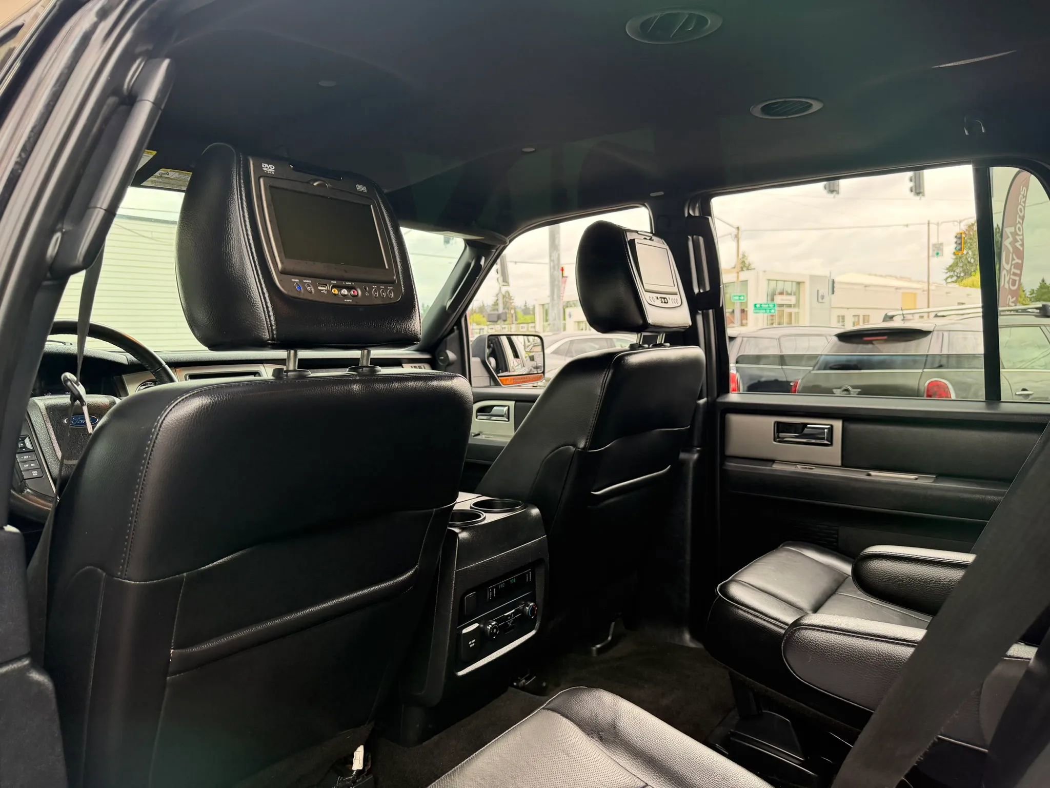 Used 2015 Ford Expedition EL XLT w/ Equipment Group 202A AWD/4WD image 18