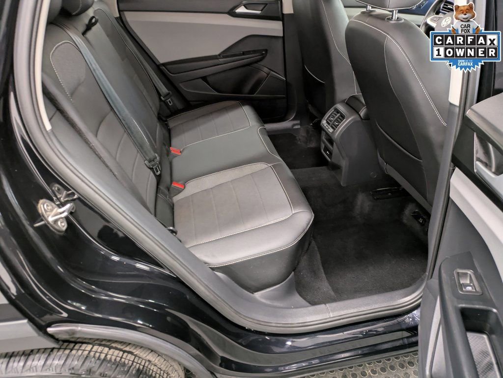 Used 2022 Volkswagen Taos SE image 28
