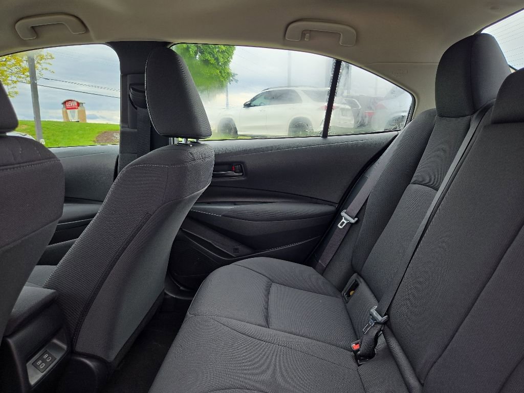 Used 2023 Toyota Corolla LE FWD image 33
