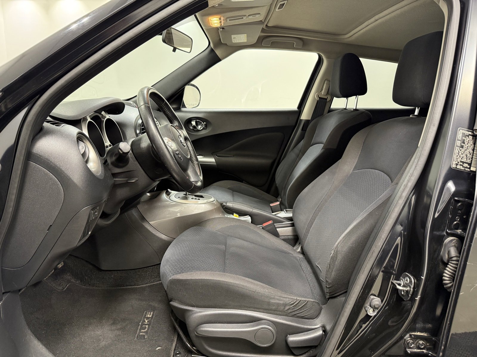 Used 2011 Nissan Juke SV w/ Interior Illumination Pkg image 13