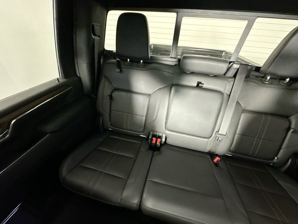 Used 2024 Chevrolet Silverado 2500 High Country w/ High Country Premium Package AWD/4WD image 12