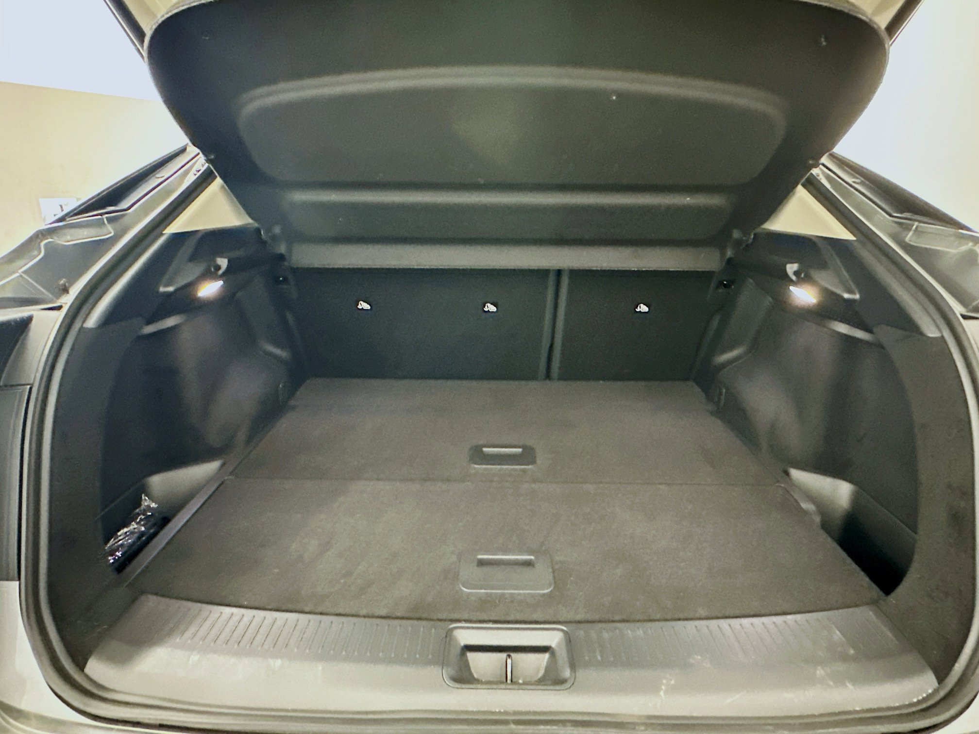 Used 2023 Nissan Ariya AWD image 30