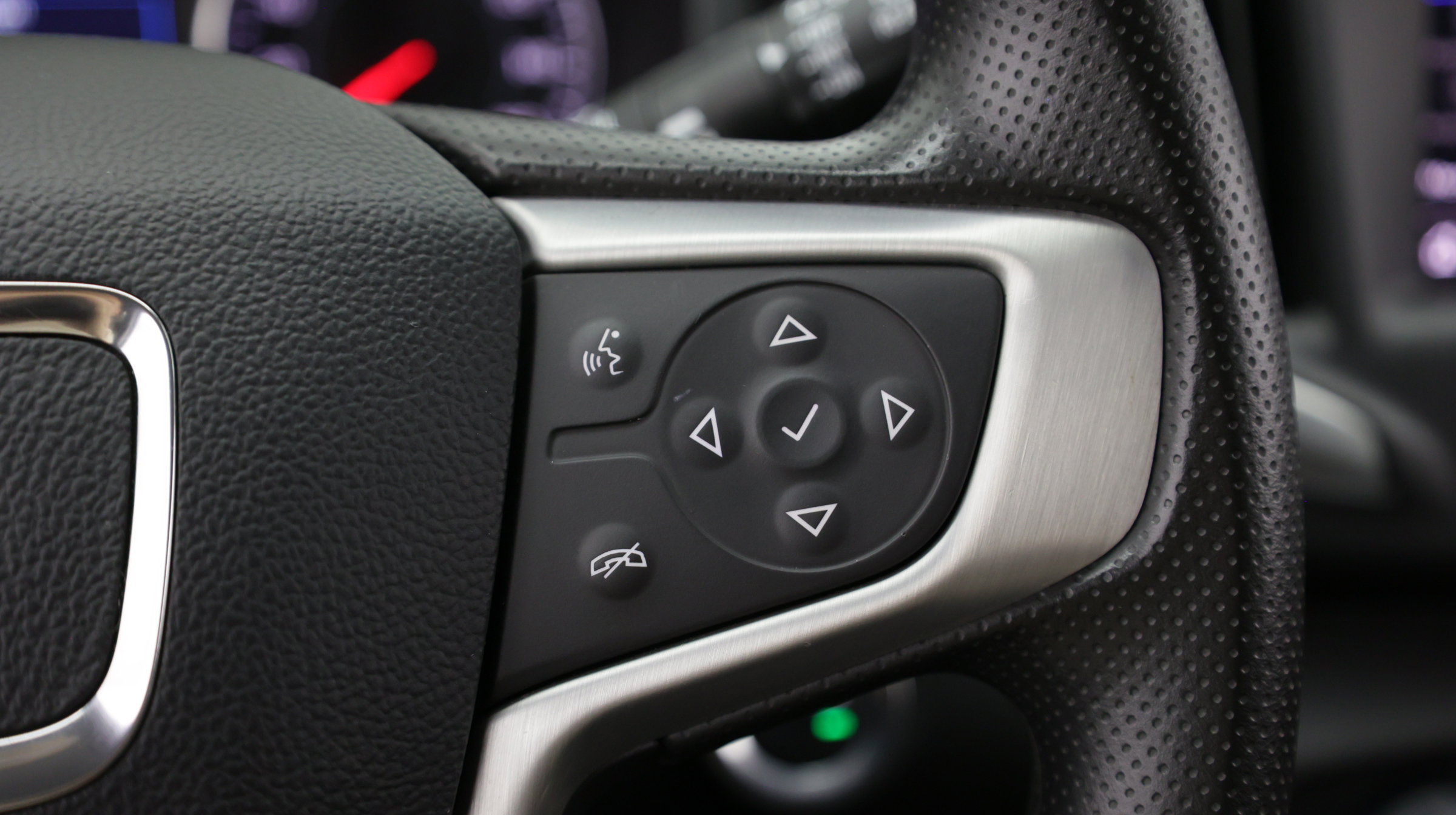 Used 2024 GMC Terrain SLE w/ Elevation Edition FWD image 25