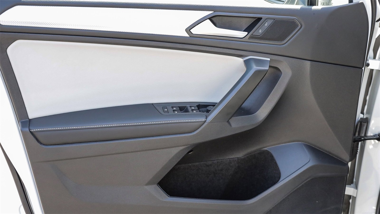 Certified 2024 Volkswagen Tiguan S image 17