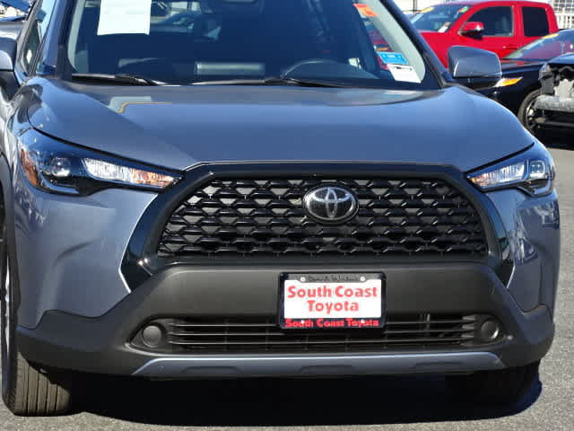 Certified 2024 Toyota Corolla Cross LE w/ Moonroof Package FWD image 4