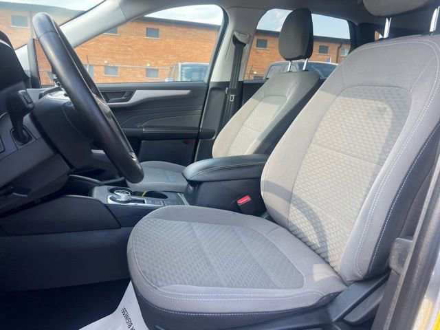 Certified 2022 Ford Escape SE w/ Cold Weather Package AWD/4WD image 18