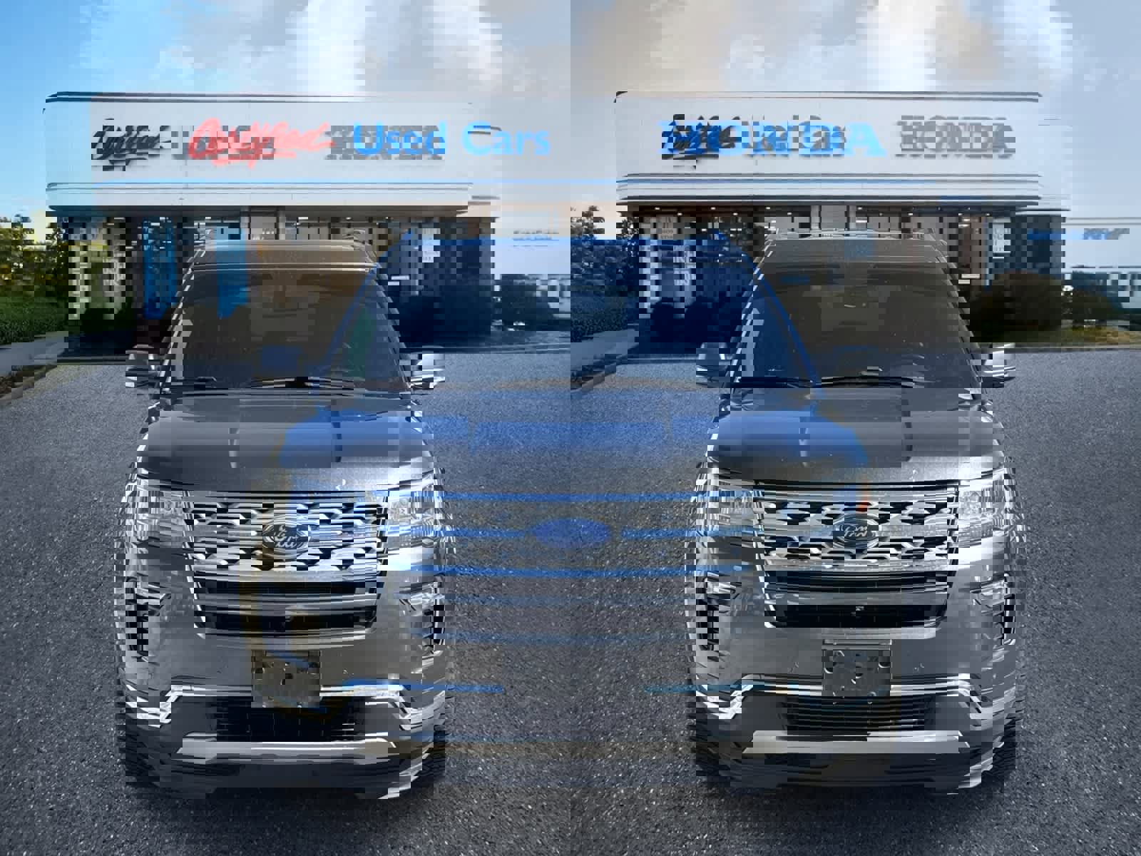 Used 2019 Ford Explorer Limited w/ Class III Trailer Tow Package image 8