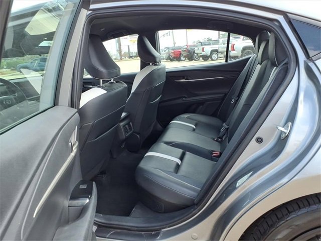 Used 2025 Toyota Camry SE image 17