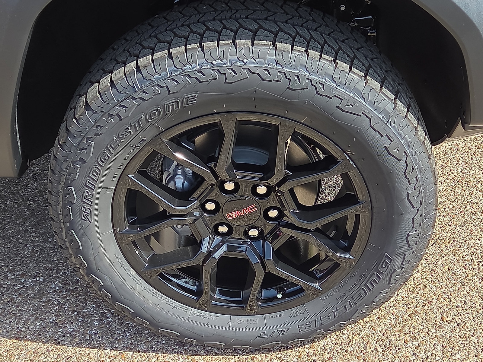 New 2026 GMC Canyon Denali w/ LPO, Denali Black Edition AWD/4WD image 7