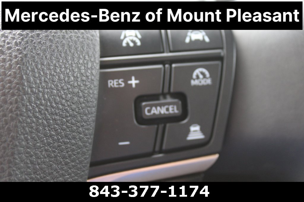 Used 2023 Toyota Crown Limited image 30