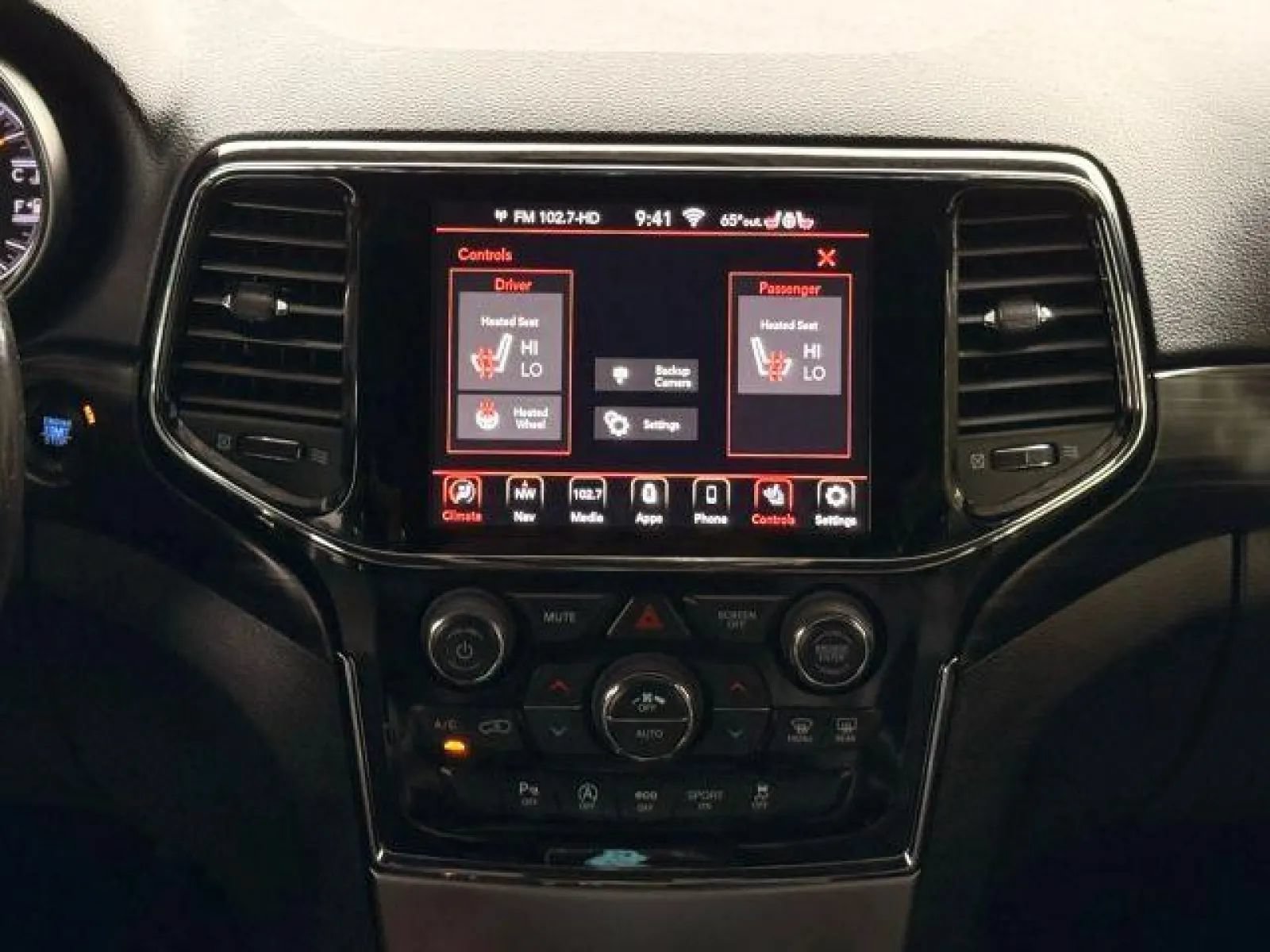 Used 2020 Jeep Grand Cherokee Altitude AWD/4WD image 26