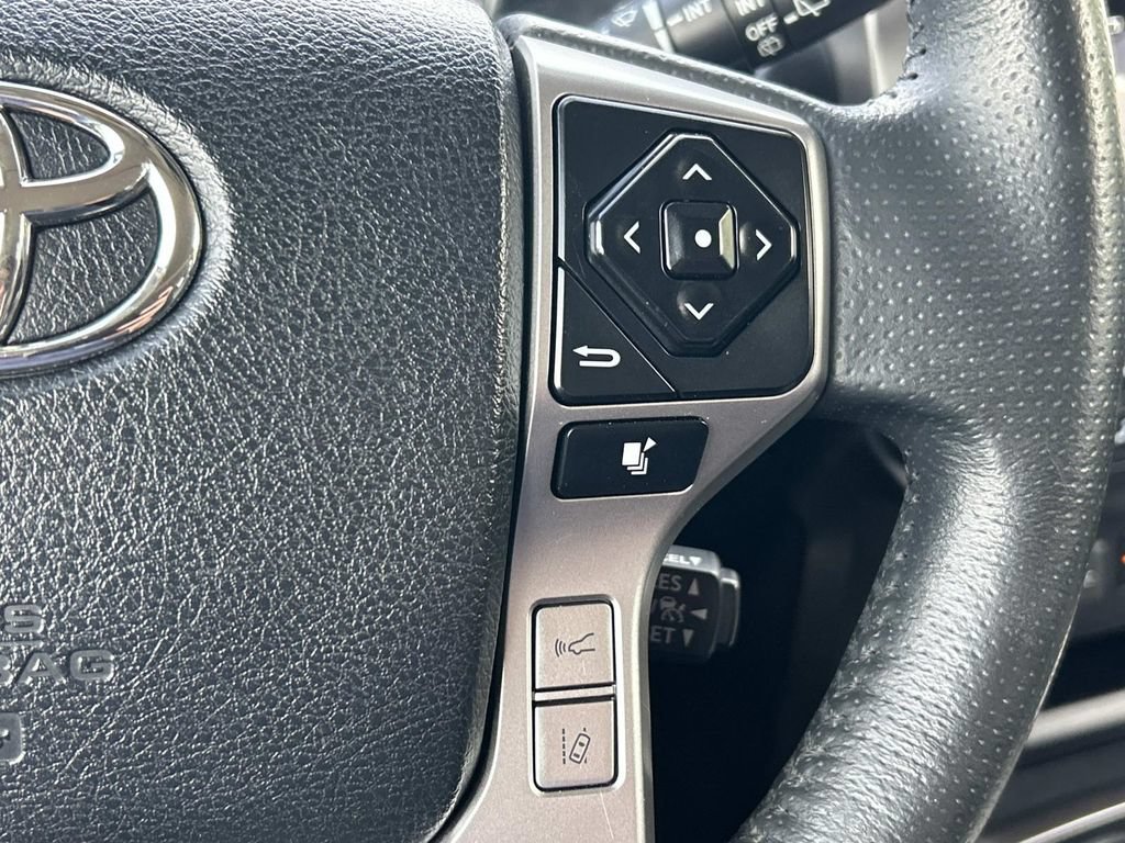 Used 2021 Toyota 4Runner Limited AWD/4WD image 34