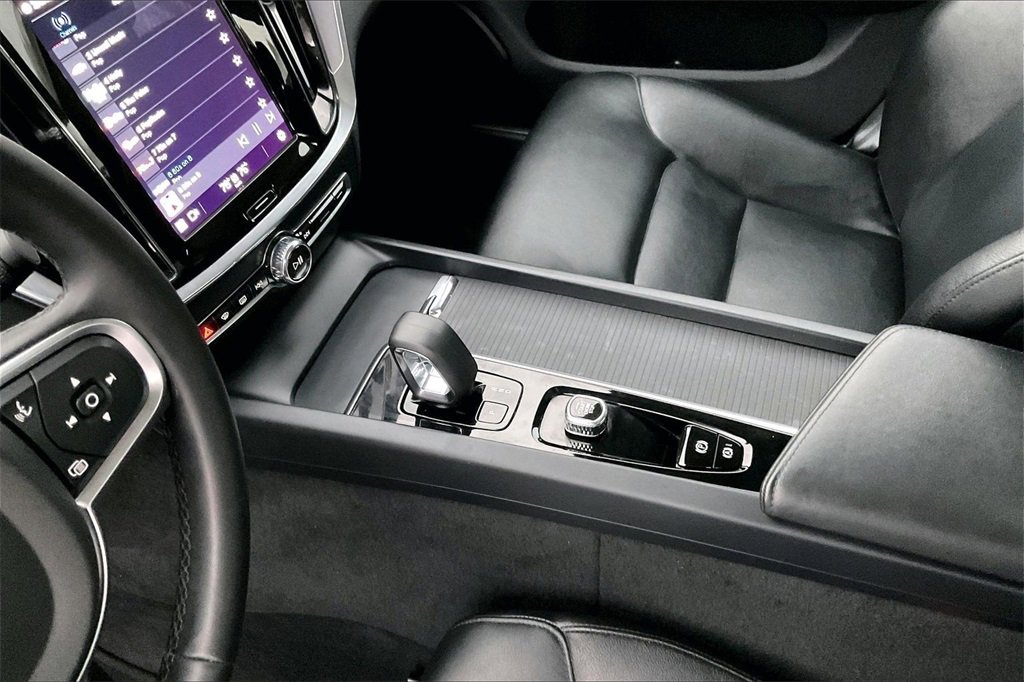 Used 2024 Volvo S60 B5 Core image 17