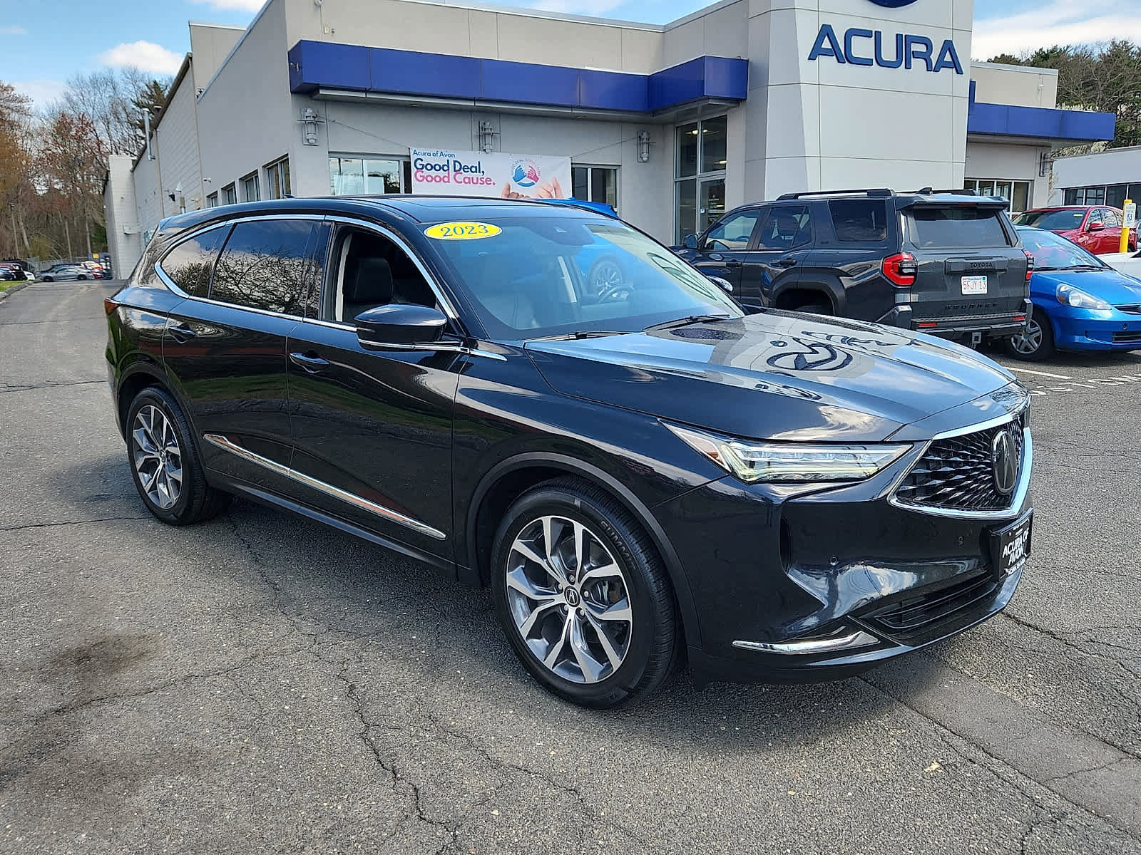 Used 2023 Acura MDX SH-AWD w/ Technology Package image 4