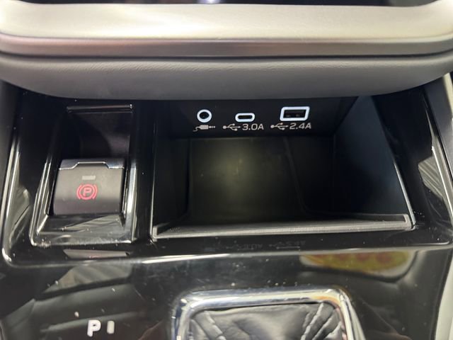 Used 2023 Subaru Legacy Limited AWD/4WD image 16