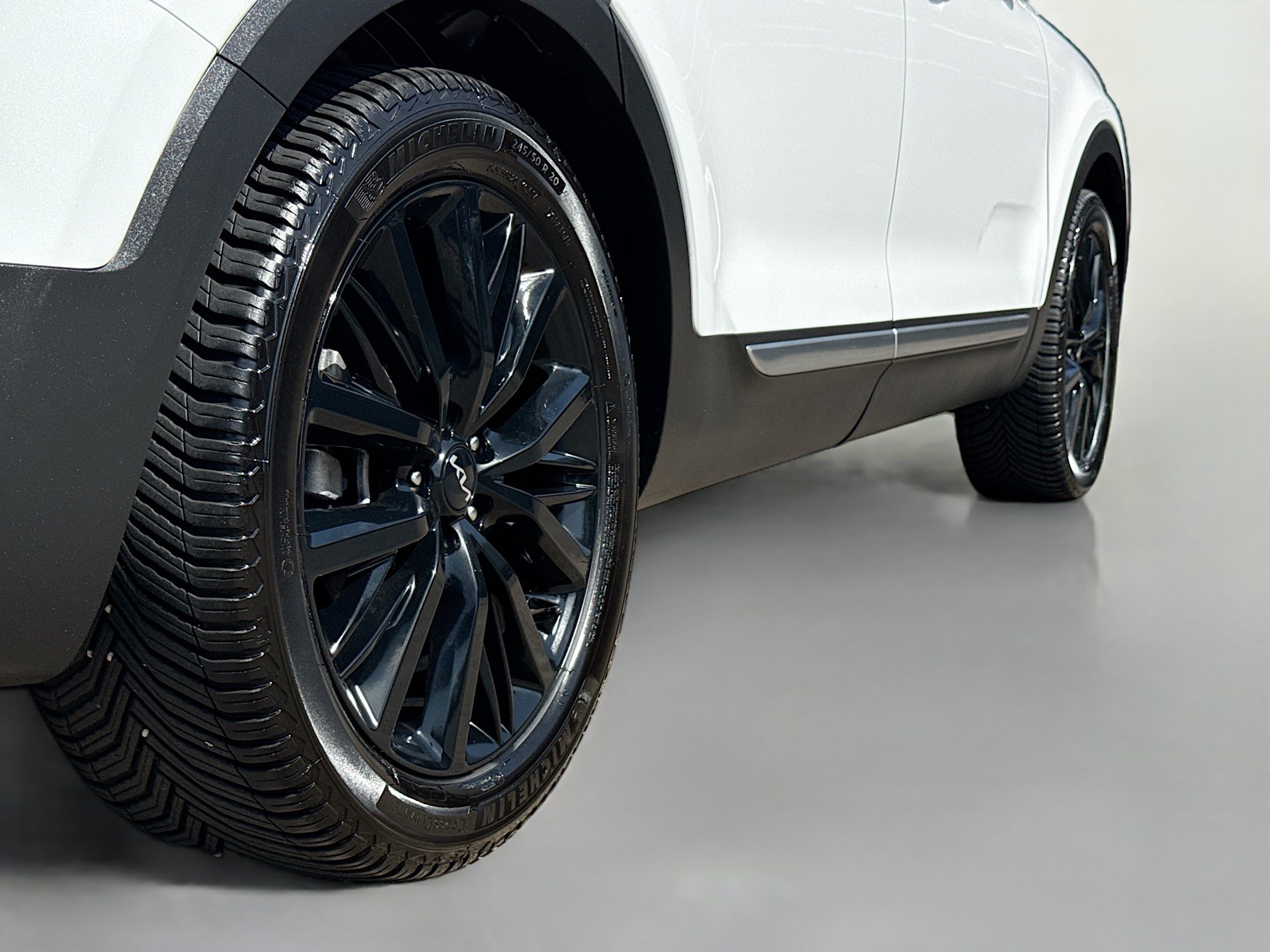 Used 2022 Kia Telluride SX w/ Towing Package FWD image 17