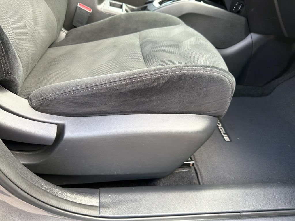 Used 2016 Nissan Rogue SV AWD/4WD image 11