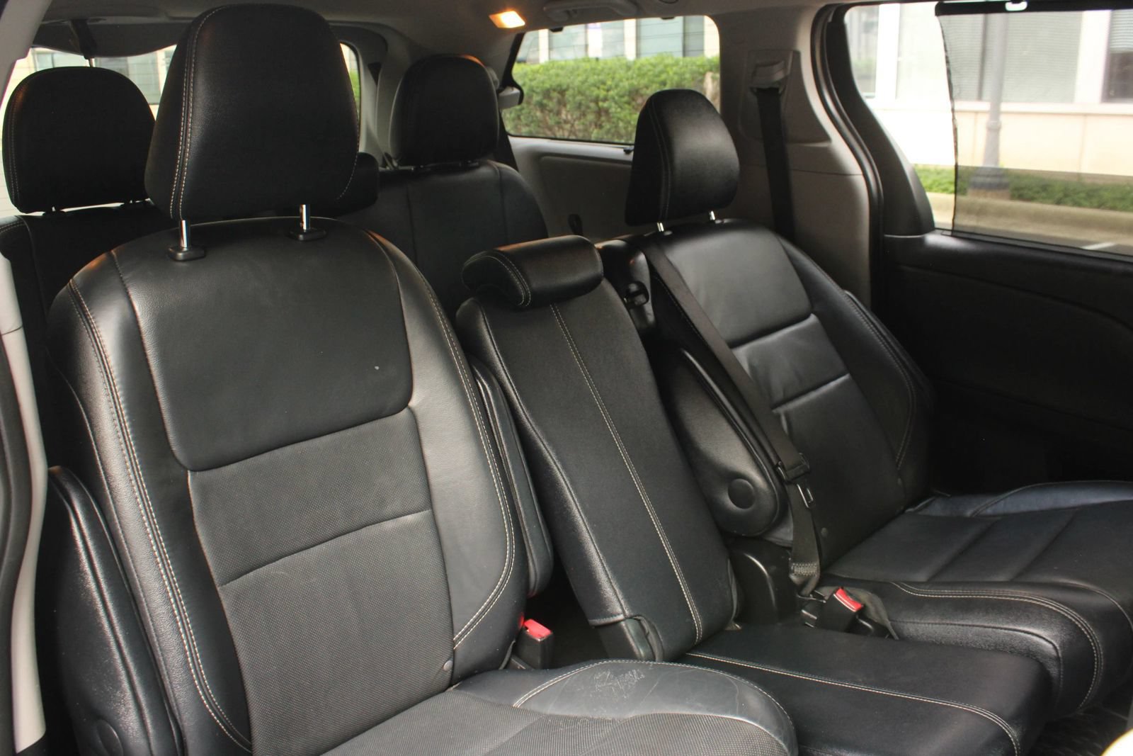 Used 2015 Toyota Sienna SE FWD image 21