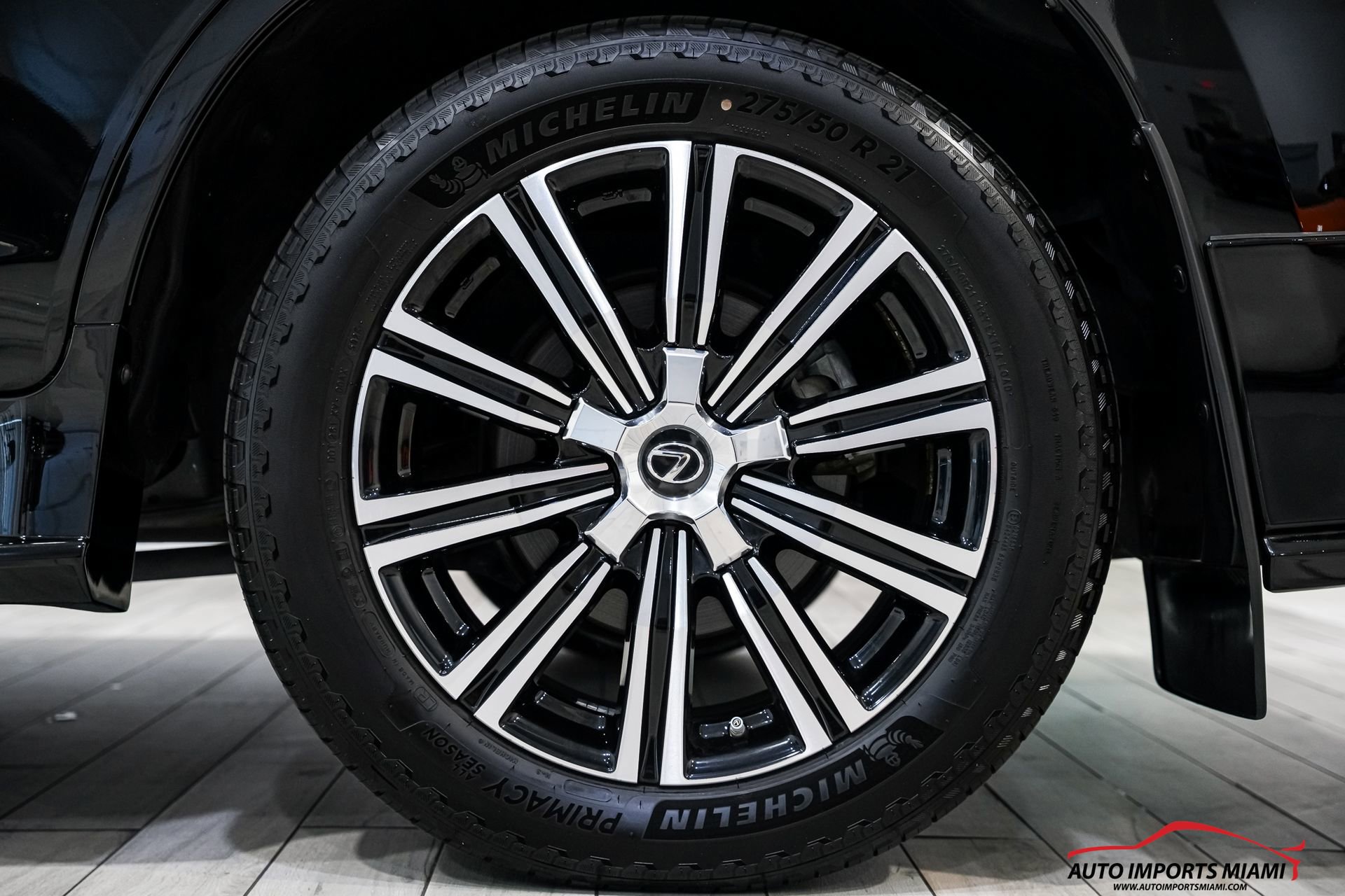 Used 2021 Lexus LX 570 4WD w/ Luxury Package image 91