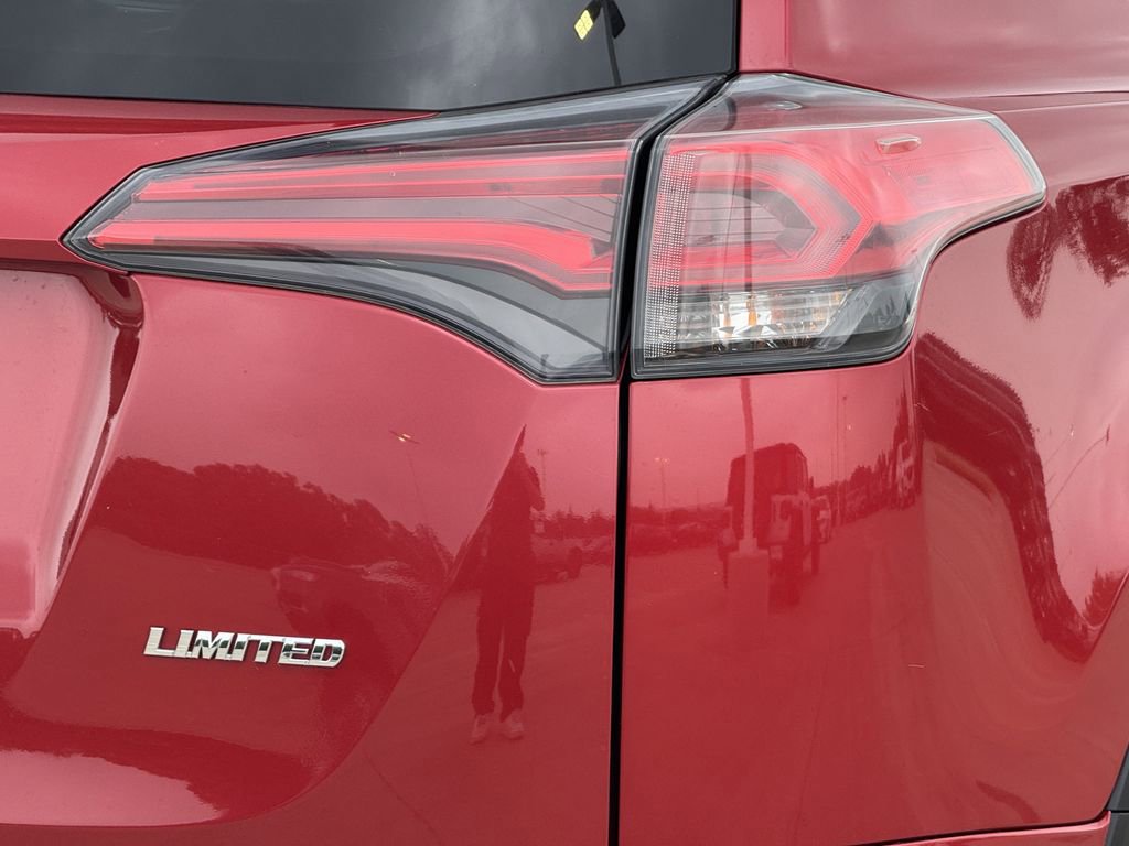 Used 2017 Toyota RAV4 Limited FWD image 10