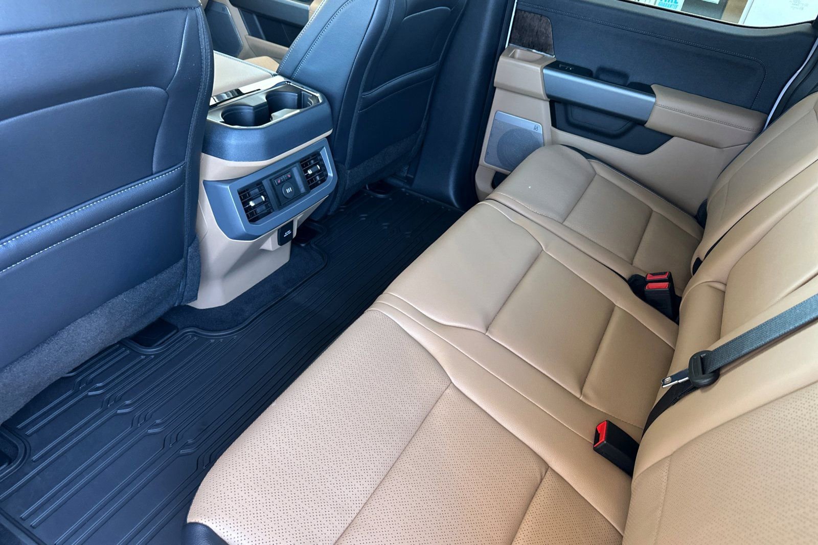 New 2026 Ford F250 Lariat w/ Lariat Ultimate Package image 11