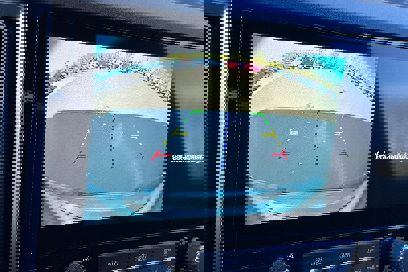 Used 2025 Nissan Frontier SV w/ SV Convenience Package image 21