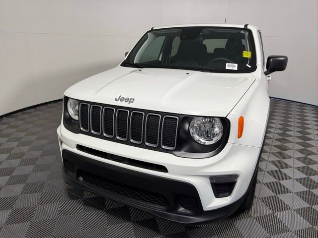 Used 2023 Jeep Renegade Latitude AWD/4WD image 2