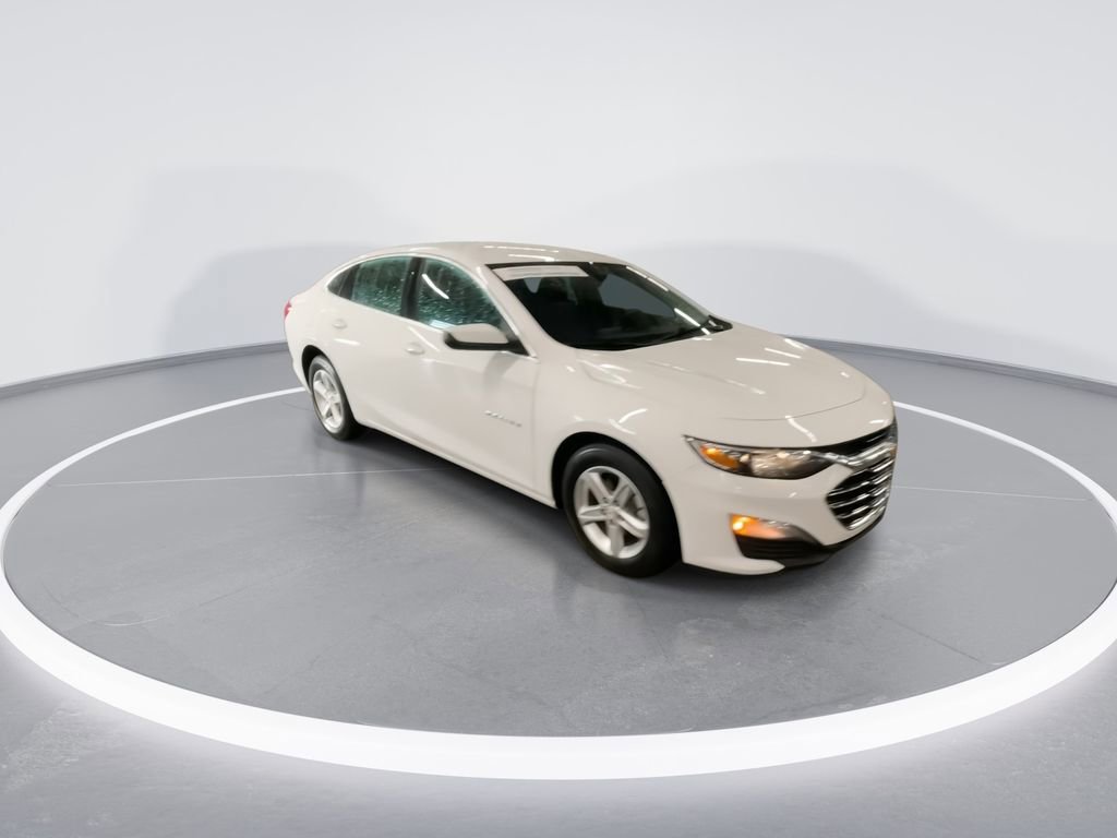 Used 2024 Chevrolet Malibu LS image 2