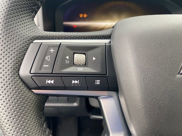 New 2025 Mitsubishi Outlander SE image 22