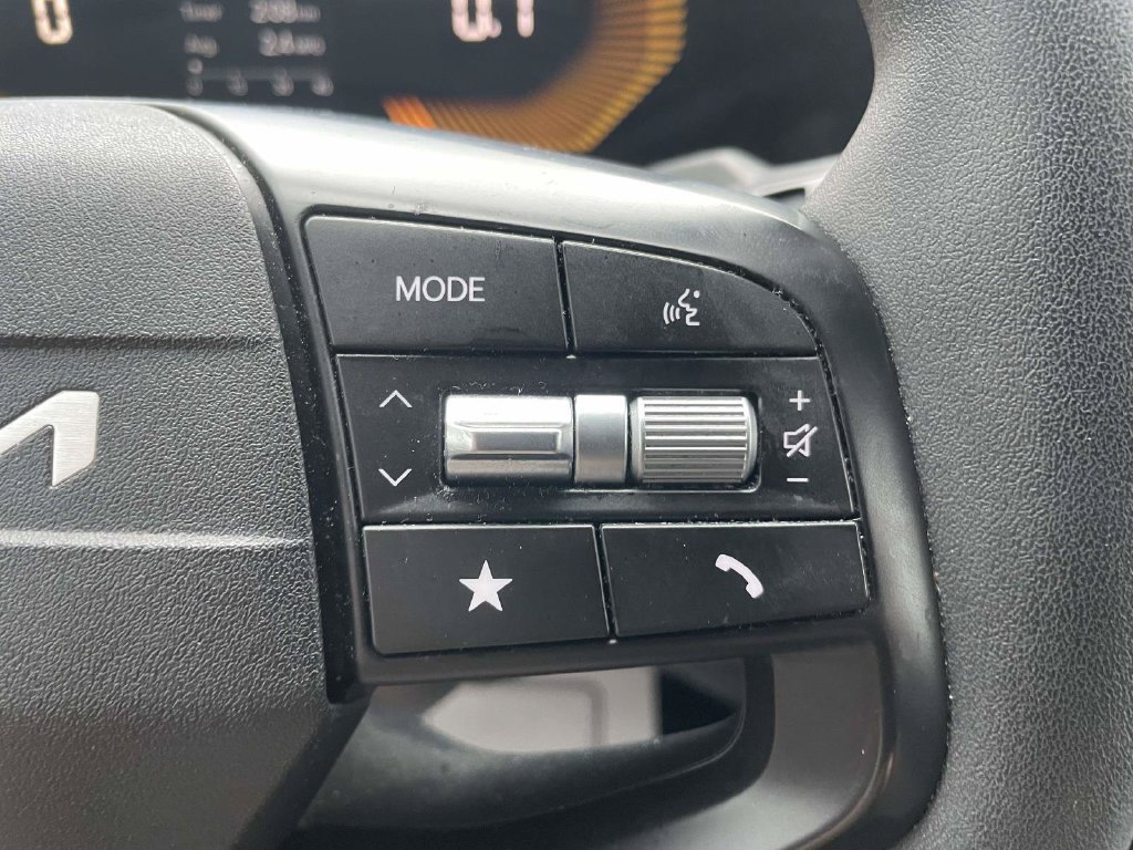 Used 2025 Kia K4 FWD image 25