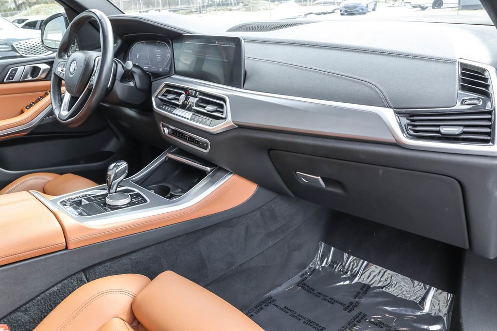 Used 2022 BMW X5 xDrive40i w/ Parking Assistance Package AWD/4WD image 39