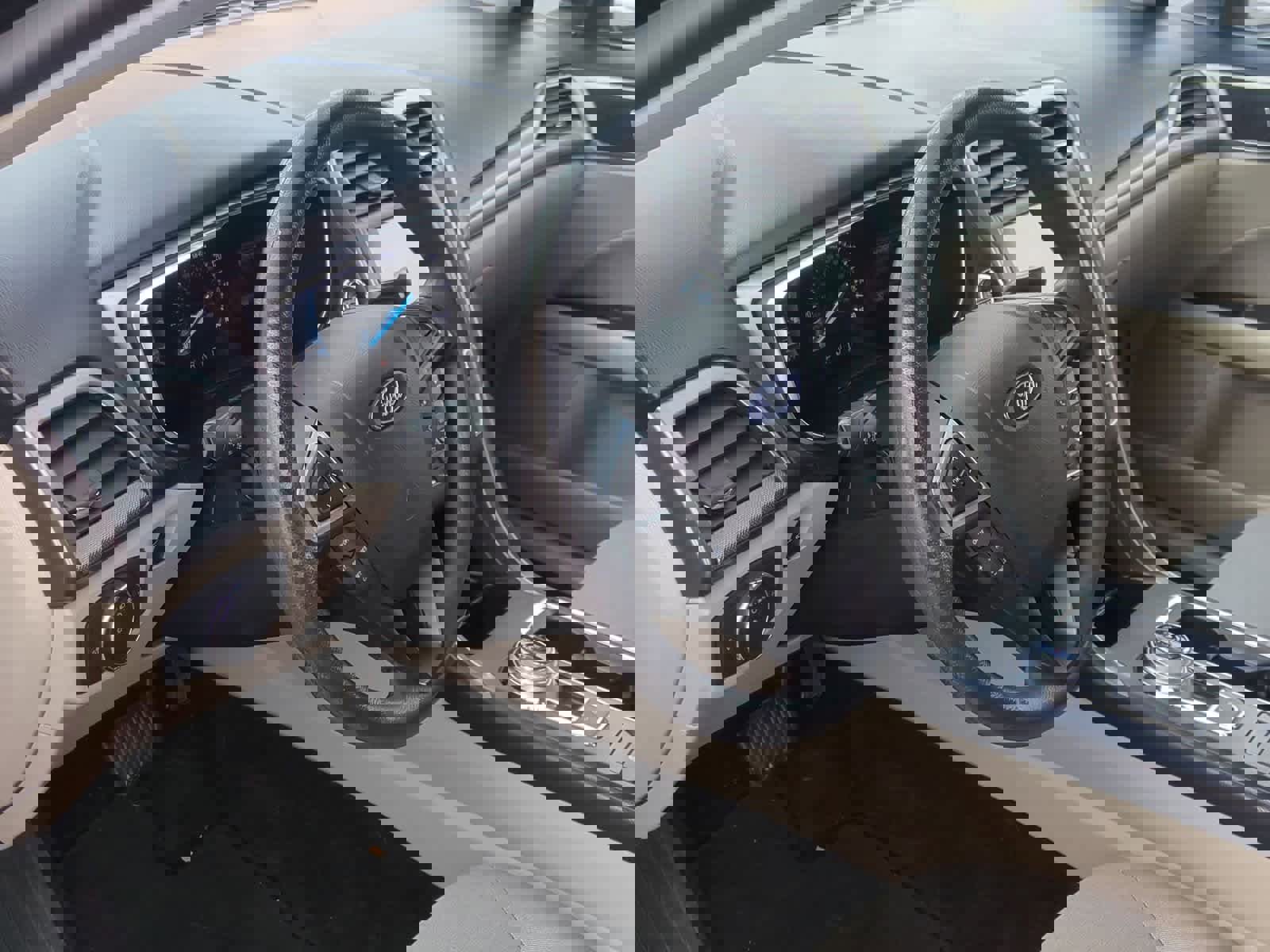 Used 2020 Ford Fusion SE image 10